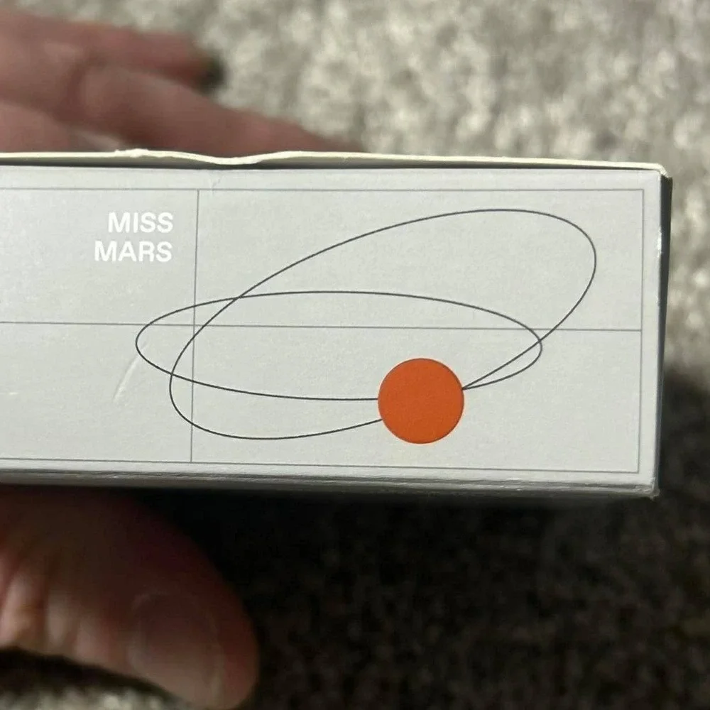 R.E.M. Beauty Interstellar Highlighter Topper Miss Mars NIB Full Size 8g/0.28 oz